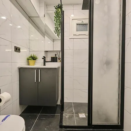 Luxury Aparments Of Kadikoey, Pavlonya Suits